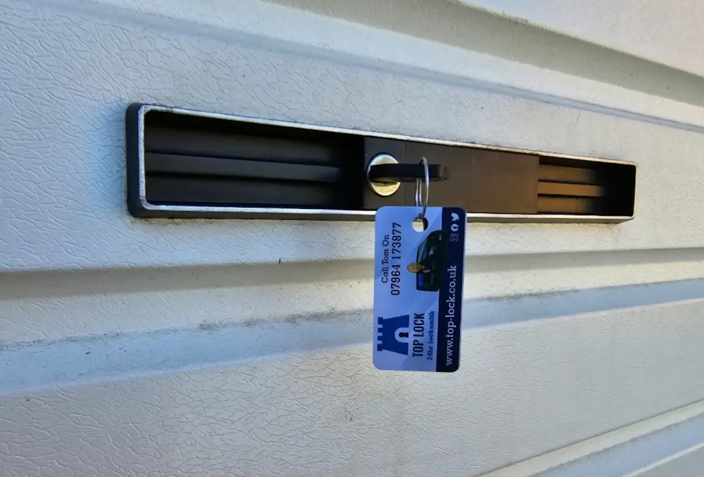 garage-door-locks-repairs